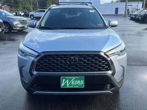 Used 2022 Toyota Corolla Cross XLE w/ Convenience Package AWD/4WD image 8