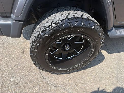 Used 2019 Jeep Wrangler Unlimited Sahara AWD/4WD image 32