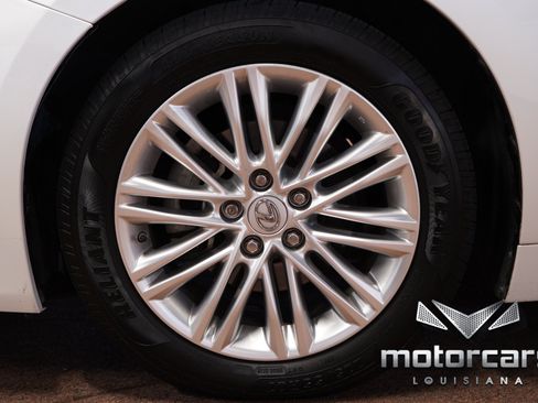 Used 2016 Lexus ES 350 w/ Accessory Package FWD image 17