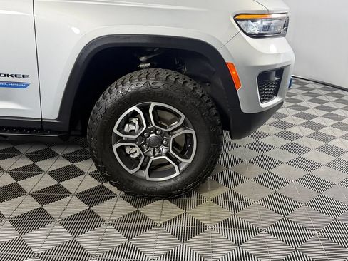 Used 2022 Jeep Grand Cherokee Trailhawk AWD/4WD image 12