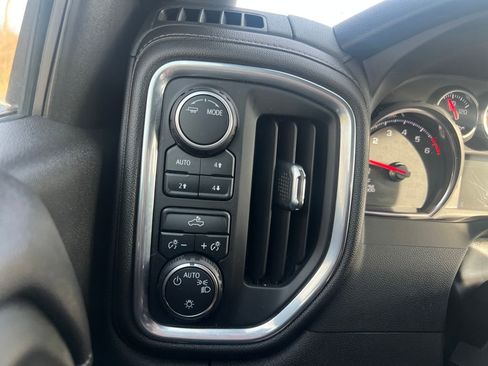 Used 2022 Chevrolet Silverado 1500 LT image 18