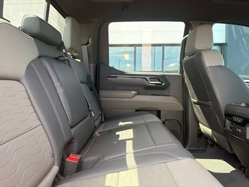 Used 2023 Chevrolet Silverado 1500 ZR2 AWD/4WD image 13