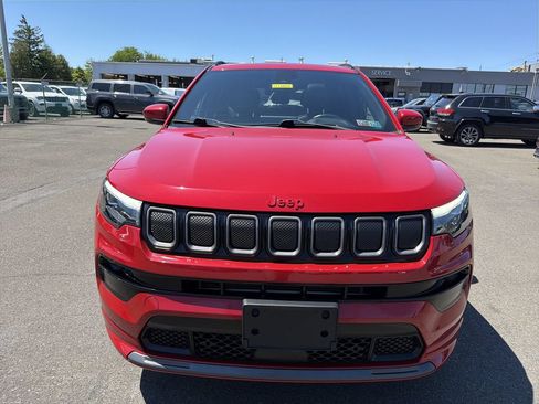Used 2022 Jeep Compass Limited w/ (RED) Package AWD/4WD image 8