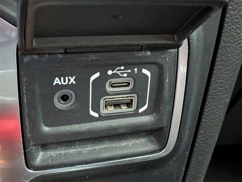 Used 2023 Jeep Wrangler Rubicon image 21