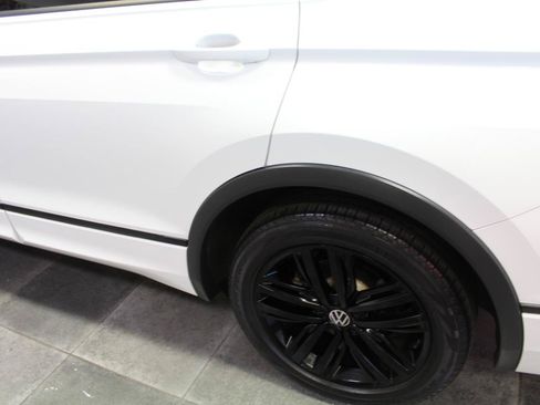 Used 2022 Volkswagen Tiguan SE R-Line AWD/4WD image 36