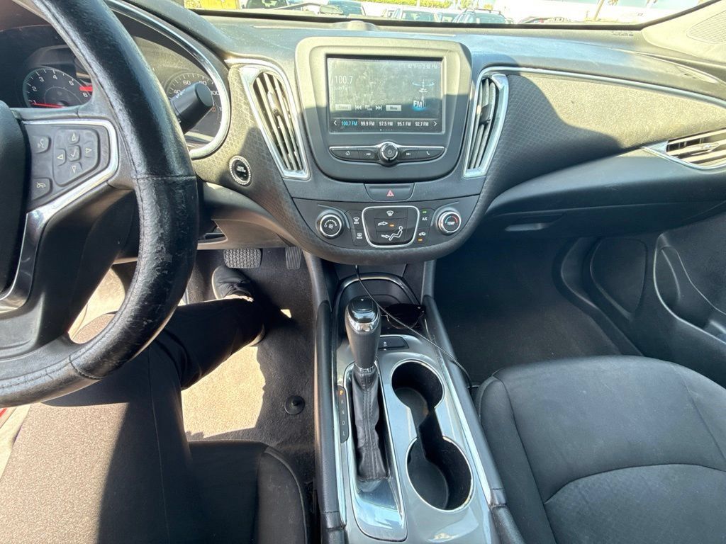 Used 2018 Chevrolet Malibu LT FWD image 27