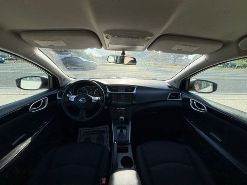 Used 2019 Nissan Sentra SV FWD image 6