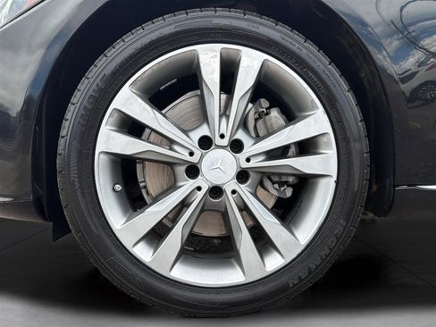 Used 2015 Mercedes-Benz C 300 4MATIC Sedan image 31
