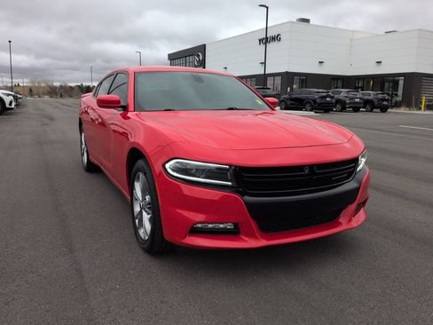 Used 2022 Dodge Charger SXT image 1