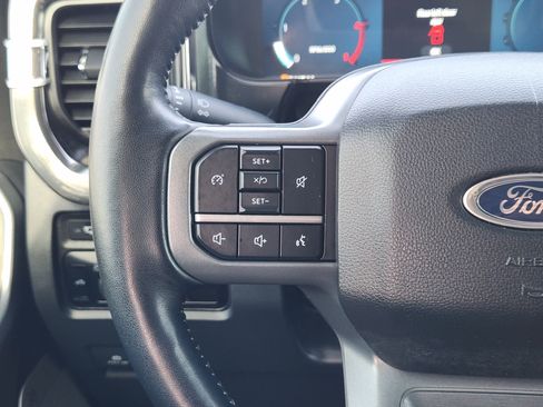 Used 2024 Ford F250 Lariat w/ Black Appearance Package AWD/4WD image 27
