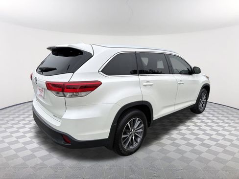 Used 2019 Toyota Highlander XLE image 9