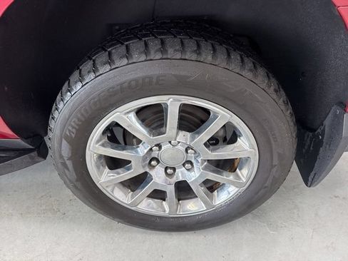 Used 2023 GMC Yukon XL Denali AWD/4WD image 9