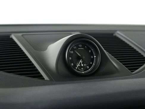 Certified 2024 Porsche Macan image 21