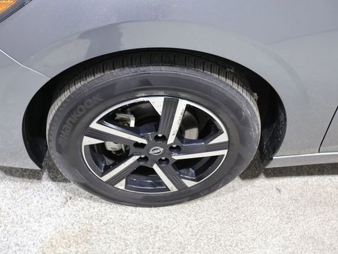 Used 2025 Nissan Sentra SV FWD image 9