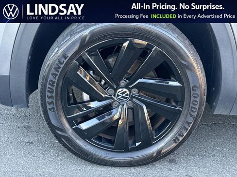 Used 2022 Volkswagen Atlas Cross Sport SE w/ Black Wheel Package AWD/4WD image 8