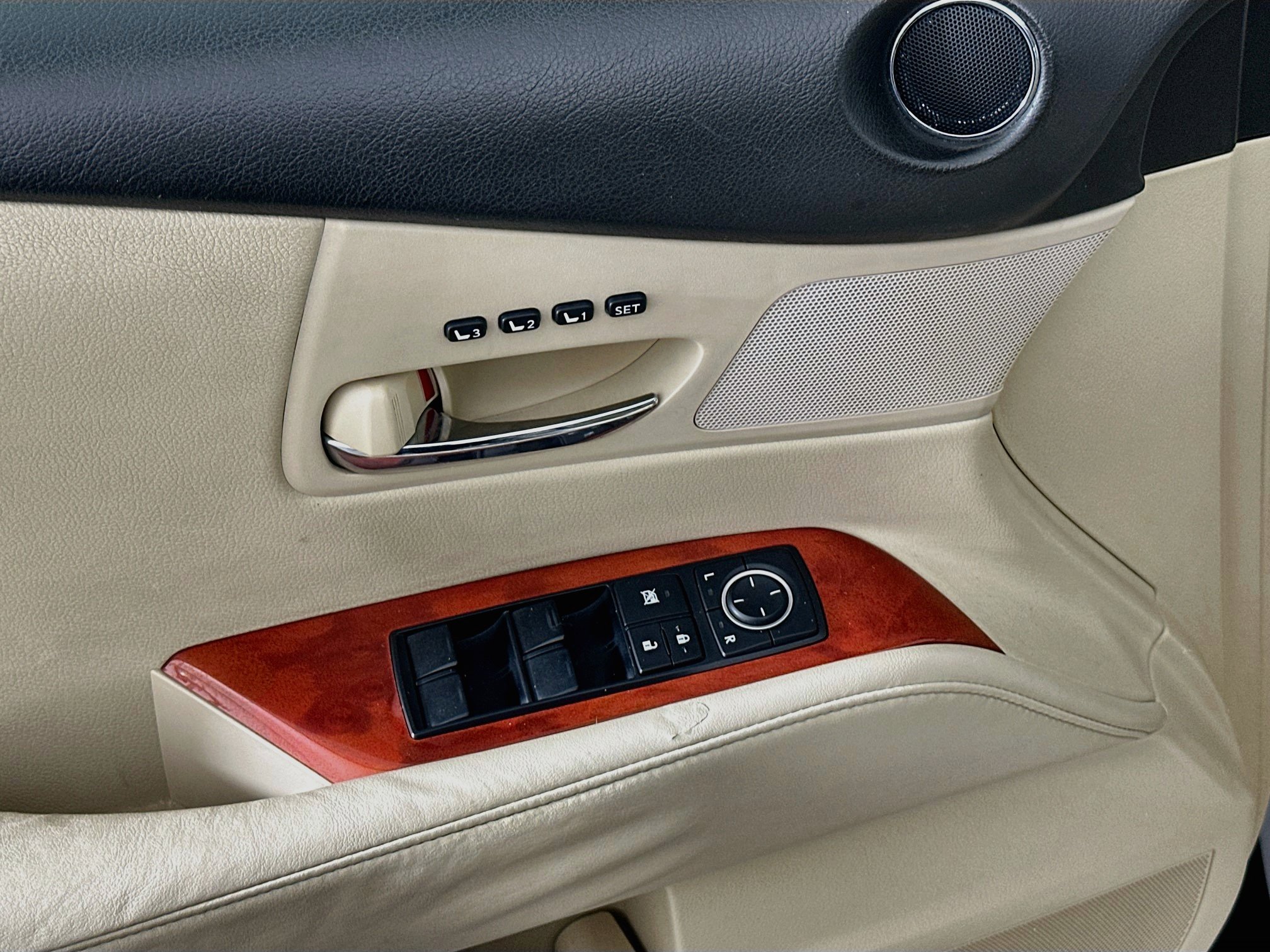 Used 2011 Lexus RX 350 2WD w/ Premium Pkg image 15