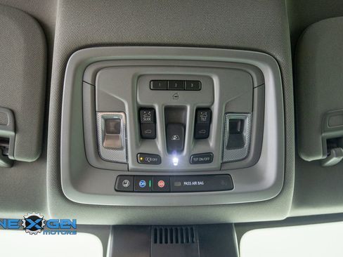 Used 2025 GMC Sierra 1500 Denali w/ Denali Reserve Package AWD/4WD image 23