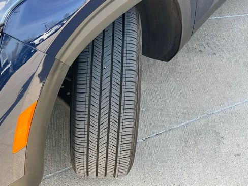 Used 2024 Kia Seltos EX image 11