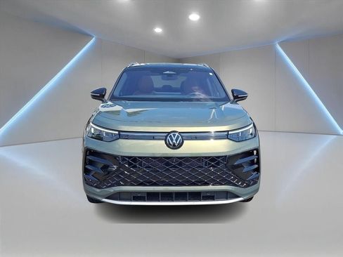 Certified 2025 Volkswagen Tiguan SEL R-Line AWD/4WD image 2