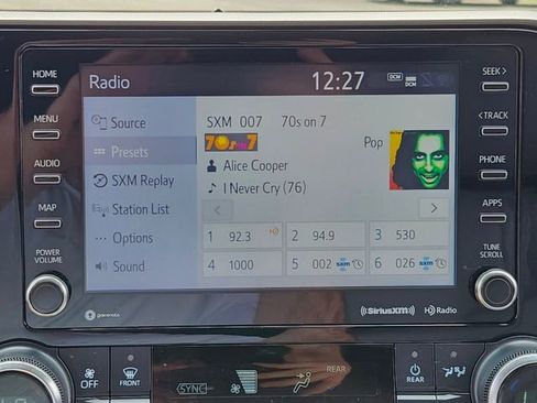 Used 2022 Toyota Highlander XLE AWD/4WD image 30