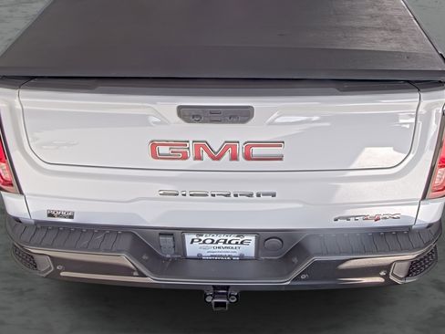 Used 2024 GMC Sierra 1500 AT4X image 12