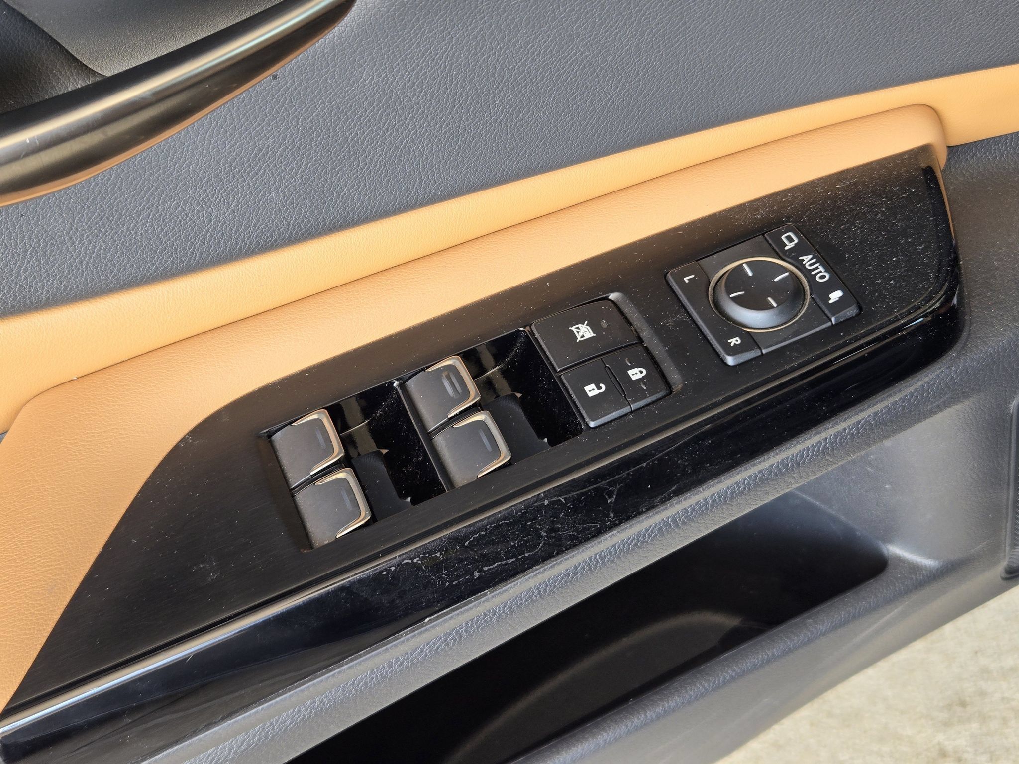 Used 2022 Lexus ES 350 w/ Premium Package FWD image 23