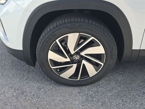 New 2026 Volkswagen Atlas SE FWD image 8