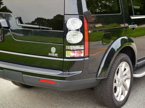 Used 2016 Land Rover LR4 HSE Silver Edition AWD/4WD image 25