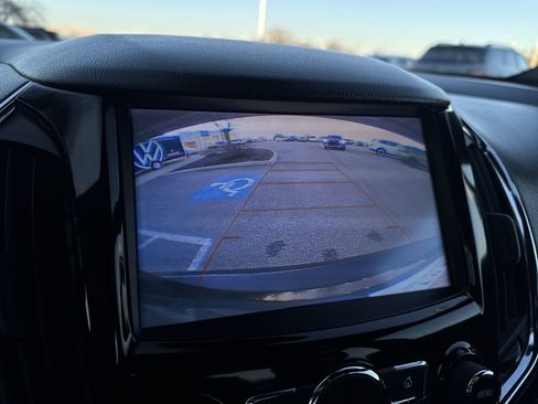 Used 2018 Chevrolet Cruze Premier image 15