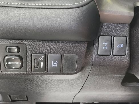 Used 2017 Toyota RAV4 Limited AWD/4WD image 16