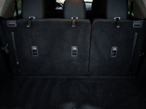 Used 2025 Nissan Pathfinder SV AWD/4WD image 19