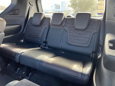 New 2026 Nissan Armada Platinum image 18