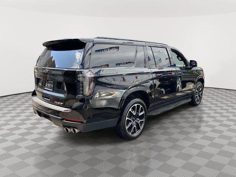 Used 2025 Chevrolet Suburban RST w/ Comfort Package AWD/4WD image 2