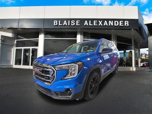 Used 2024 GMC Terrain AT4 w/ Infotainment Package II image 8