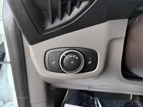 Used 2020 Ford Transit Connect XL image 38