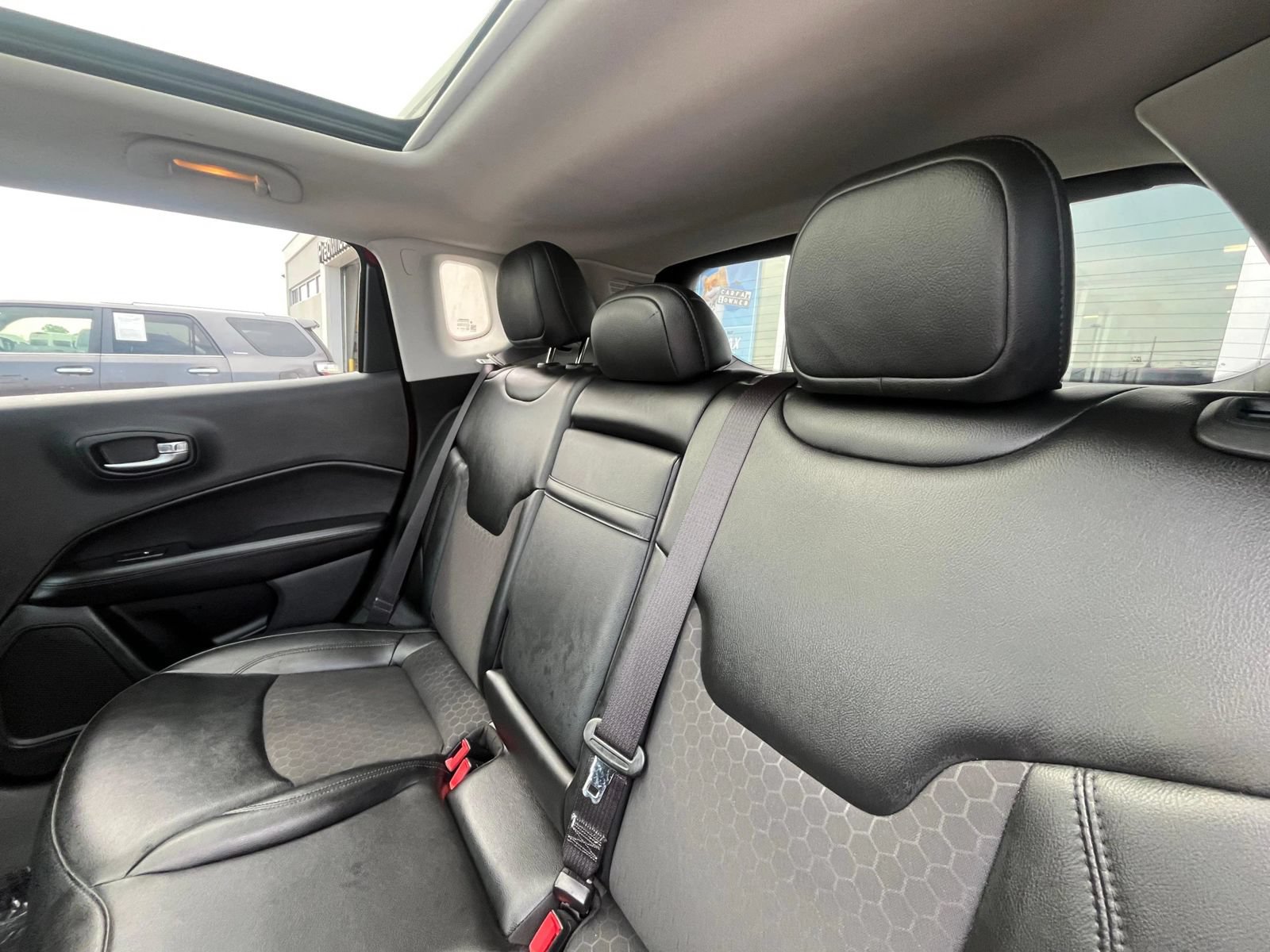 Used 2019 Jeep Compass Latitude AWD/4WD image 33