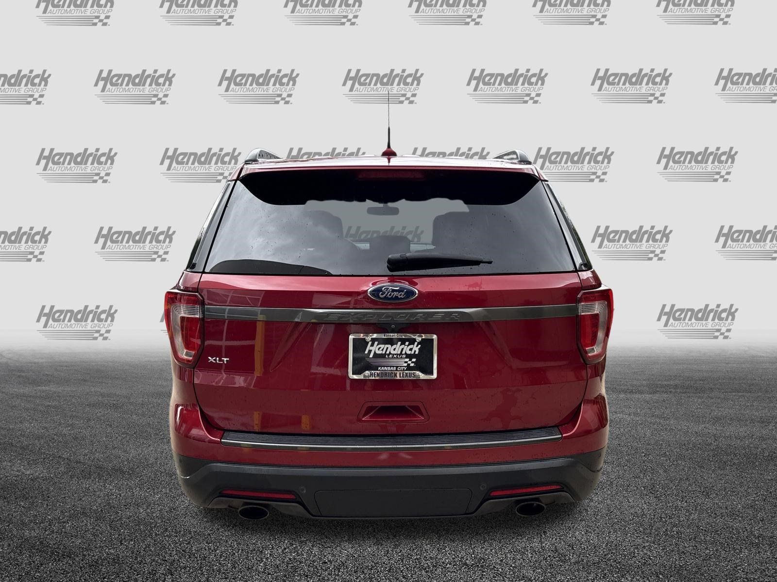 Used 2018 Ford Explorer XLT w/ Equipment Group 202A FWD image 9