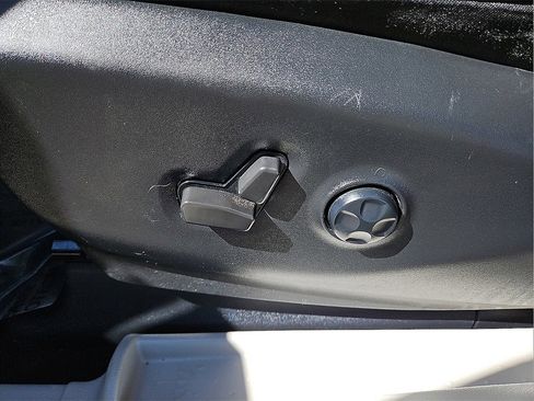 Used 2022 Chrysler Pacifica Limited image 21