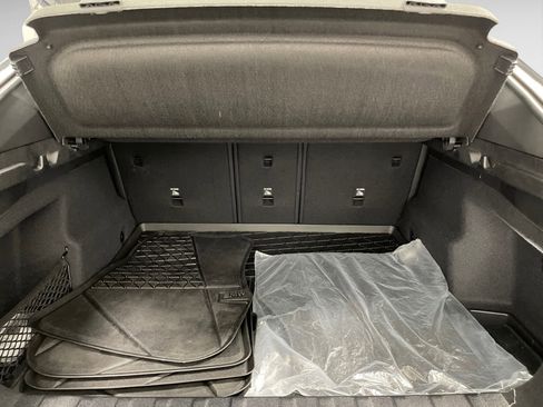 Used 2025 BMW X2 xDrive28i w/ Premium Package image 13