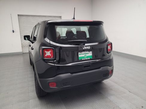 Used 2022 Jeep Renegade Sport image 6