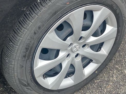 Used 2025 Toyota Corolla LE image 18