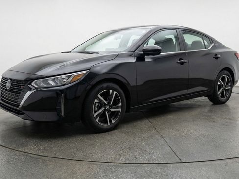Used 2025 Nissan Sentra SV FWD image 3