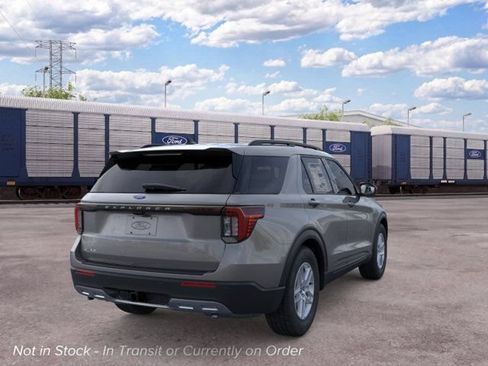 New 2026 Ford Explorer Active RWD image 8