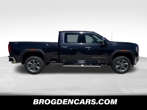 New 2026 GMC Sierra 3500 SLT w/ SLT Premium Package AWD/4WD image 2