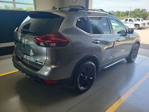 Used 2018 Nissan Rogue SV w/ Premium Package AWD/4WD image 3