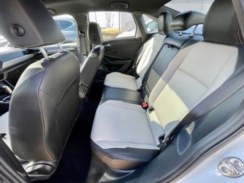 Used 2019 Volkswagen Jetta R-Line w/ R-Line Cold Weather Package image 15