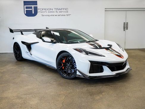 Used 2026 Chevrolet Corvette ZR1 w/ ZR1 Carbon Fiber Aero Package RWD image 1