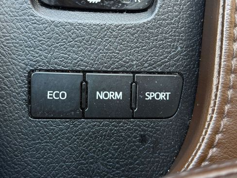 Used 2014 Toyota Avalon XLE Touring FWD image 30