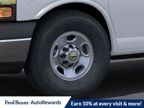 New 2025 Chevrolet Express 3500 w/ Chrome Appearance Package RWD image 9