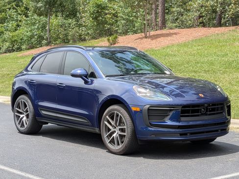 Certified 2026 Porsche Macan AWD/4WD image 25